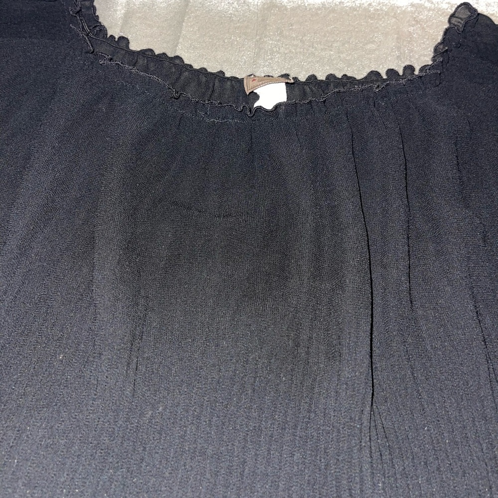 Gemini Black Ruffled Top - Picture 3 of 3
